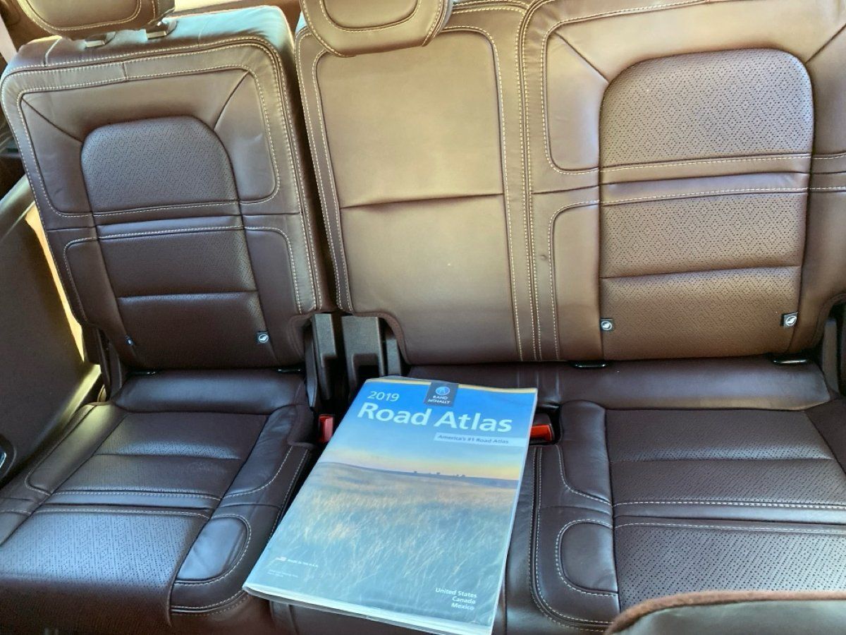 2021 Lincoln Navigator Black Label Second Row Captains Chairs Rear Entertainment Portland OR