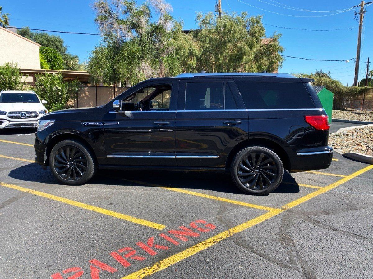 2021 Lincoln Navigator Black Label Second Row Captains Chairs Rear Entertainment Portland OR