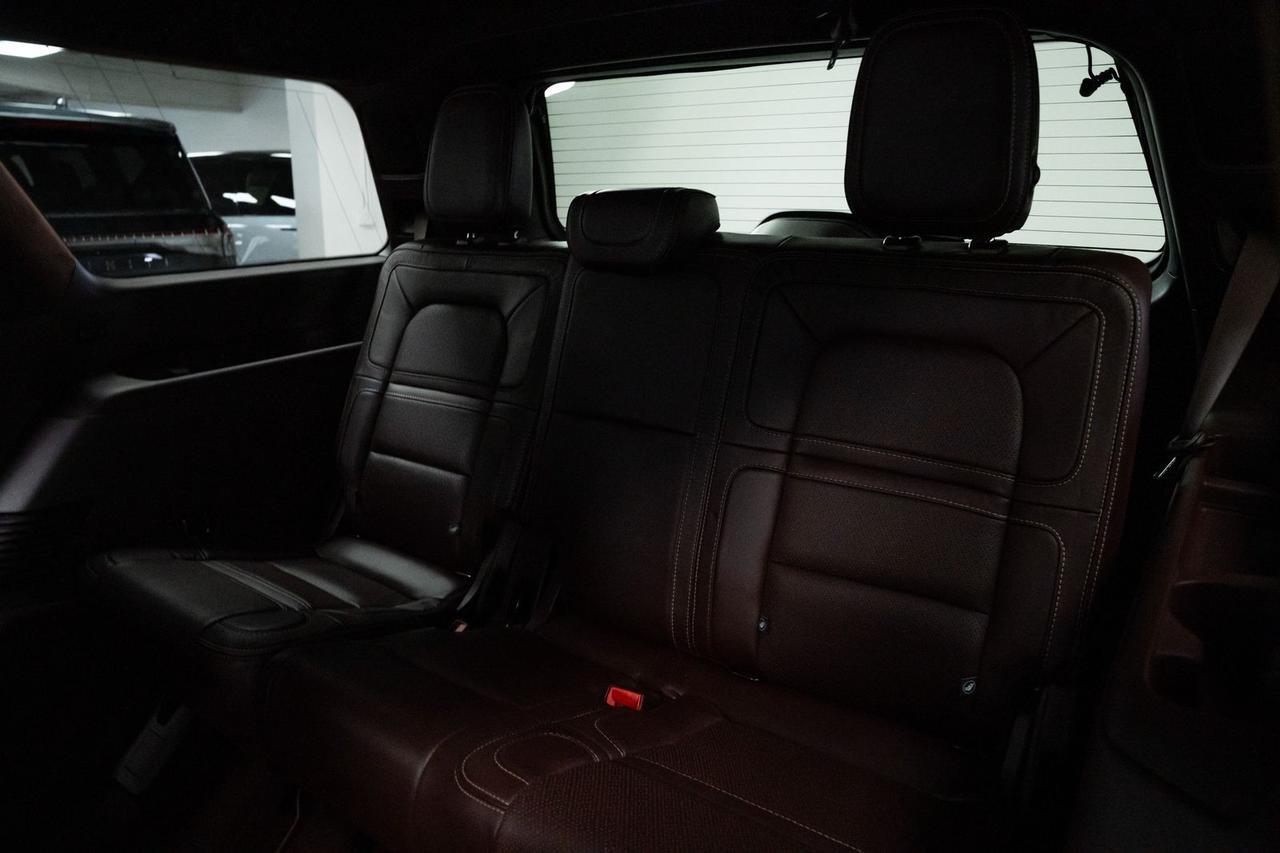 2021 Lincoln Navigator Black Label Second Row Captains Chairs Rear Entertainment Portland OR