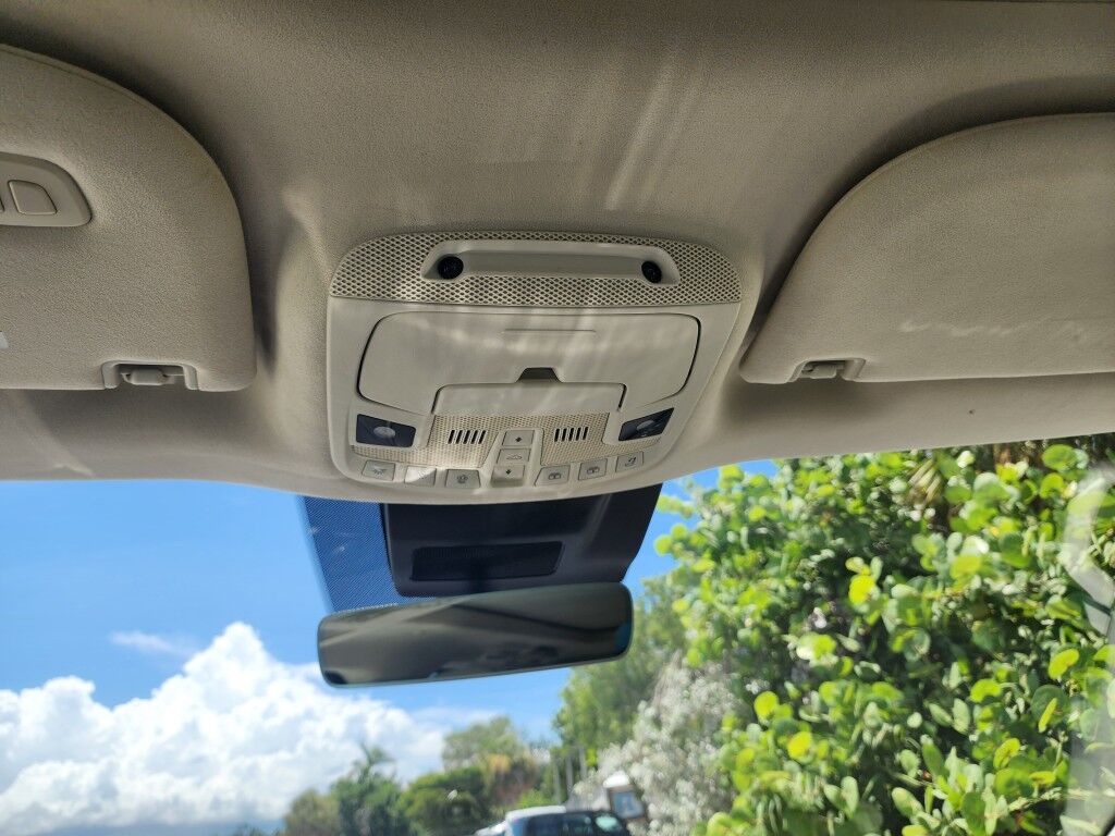 2021 Lincoln Navigator L~4X4~ACCIDENT AVOIDANCE SYSTEMS~ADAPTIVE CRUISE CONTROL~AUTO START/STOP~CAMERA WASHER~ECOBOOST~KEYLESS ENTRY~REAR CLIMATE CONTROLS~RUNNING BOARDS~TOW HOOKS~Wi-Fi COMPATIBLE Black Label Sarasota FL
