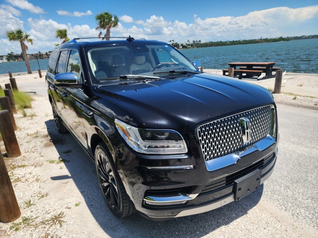2021 Lincoln Navigator L~4X4~ACCIDENT AVOIDANCE SYSTEMS~ADAPTIVE CRUISE CONTROL~AUTO START/STOP~CAMERA WASHER~ECOBOOST~KEYLESS ENTRY~REAR CLIMATE CONTROLS~RUNNING BOARDS~TOW HOOKS~Wi-Fi COMPATIBLE Black Label Sarasota FL