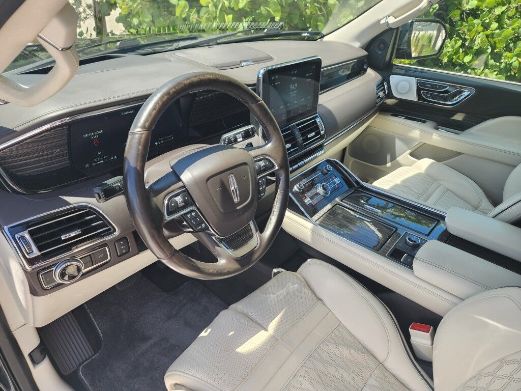 2021 Lincoln Navigator L~4X4~ACCIDENT AVOIDANCE SYSTEMS~ADAPTIVE CRUISE CONTROL~AUTO START/STOP~CAMERA WASHER~ECOBOOST~KEYLESS ENTRY~REAR CLIMATE CONTROLS~RUNNING BOARDS~TOW HOOKS~Wi-Fi COMPATIBLE Black Label Sarasota FL