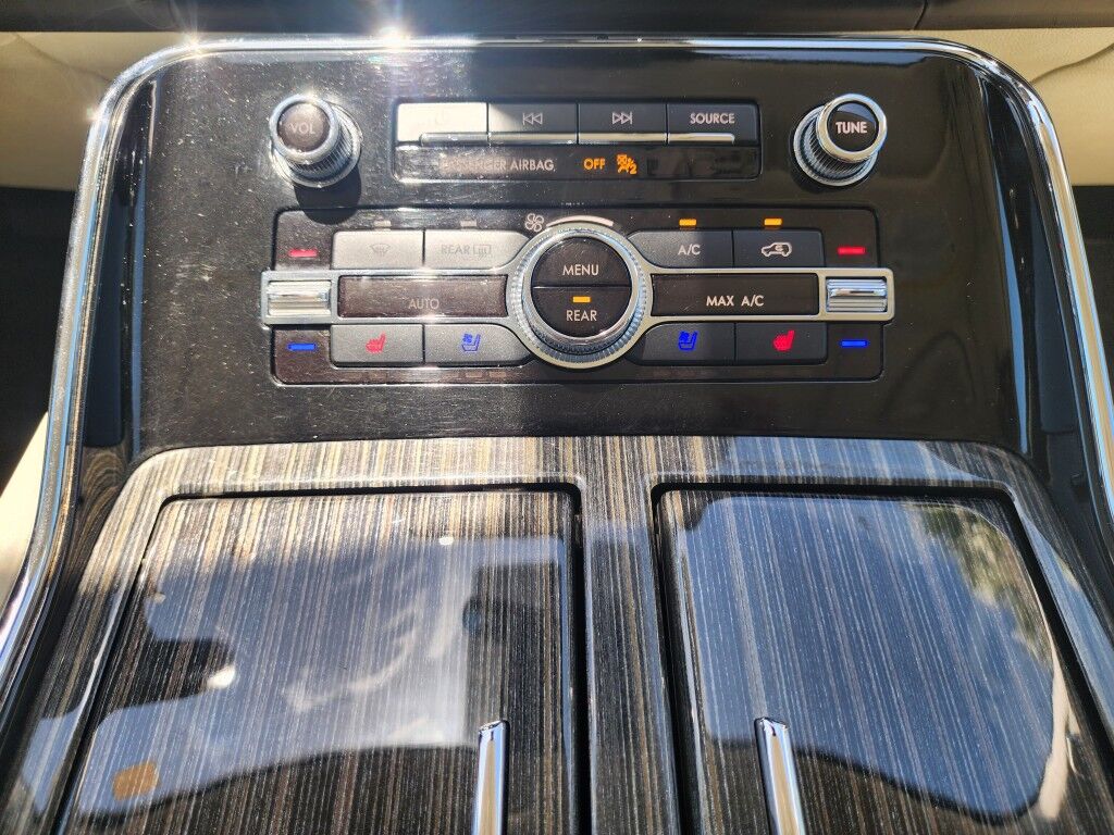 2021 Lincoln Navigator L~4X4~ACCIDENT AVOIDANCE SYSTEMS~ADAPTIVE CRUISE CONTROL~AUTO START/STOP~CAMERA WASHER~ECOBOOST~KEYLESS ENTRY~REAR CLIMATE CONTROLS~RUNNING BOARDS~TOW HOOKS~Wi-Fi COMPATIBLE Black Label Sarasota FL