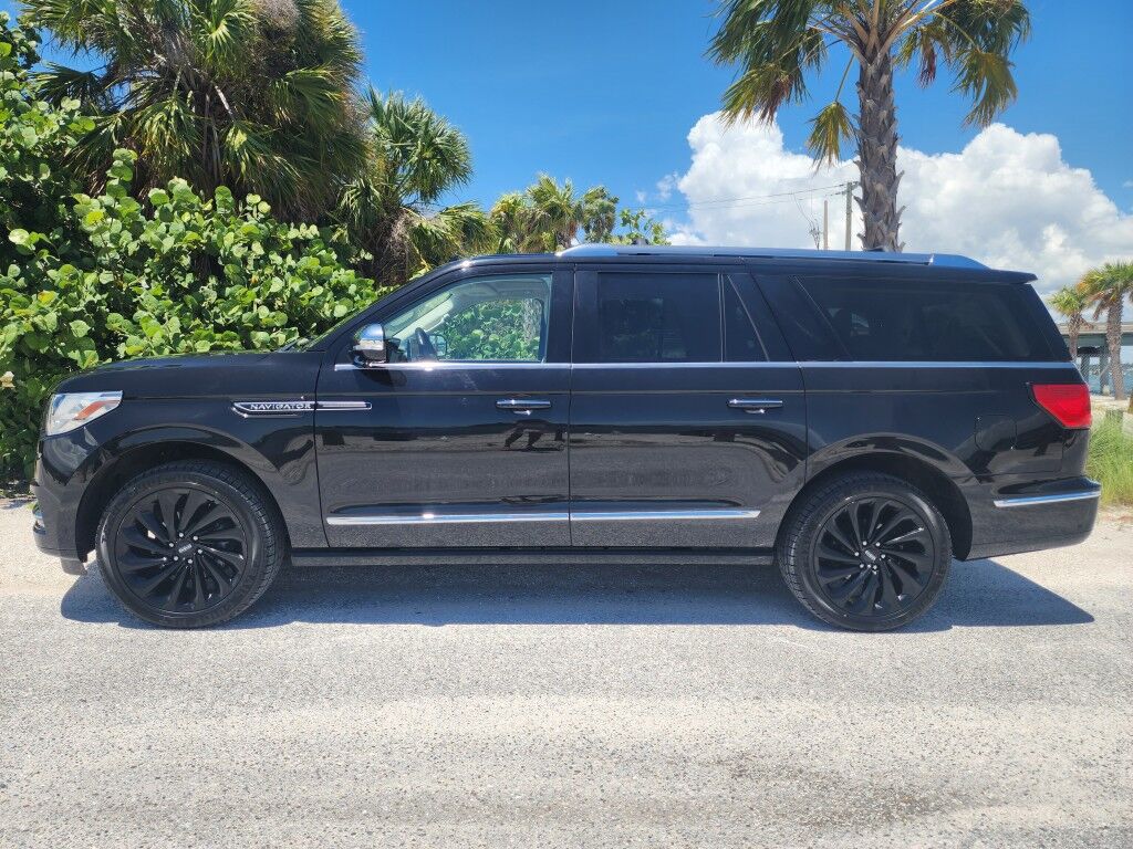 2021 Lincoln Navigator L~4X4~ACCIDENT AVOIDANCE SYSTEMS~ADAPTIVE CRUISE CONTROL~AUTO START/STOP~CAMERA WASHER~ECOBOOST~KEYLESS ENTRY~REAR CLIMATE CONTROLS~RUNNING BOARDS~TOW HOOKS~Wi-Fi COMPATIBLE Black Label Sarasota FL