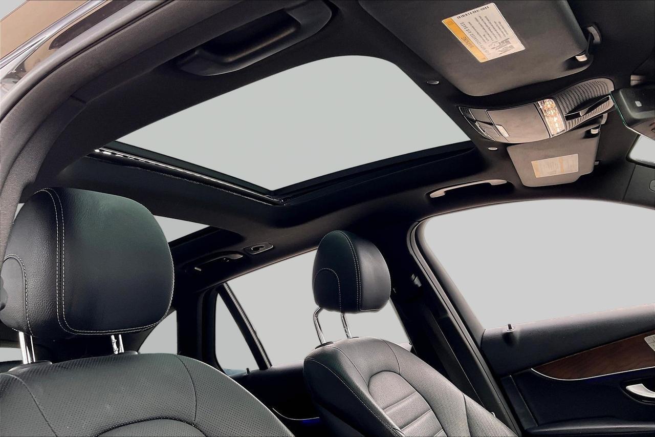 2021 MERCEDES-BENZ GLC 300 Houston TX