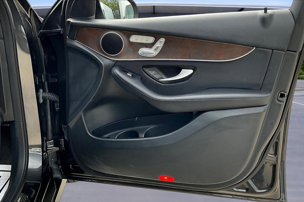 2021 MERCEDES-BENZ GLC 300 Houston TX
