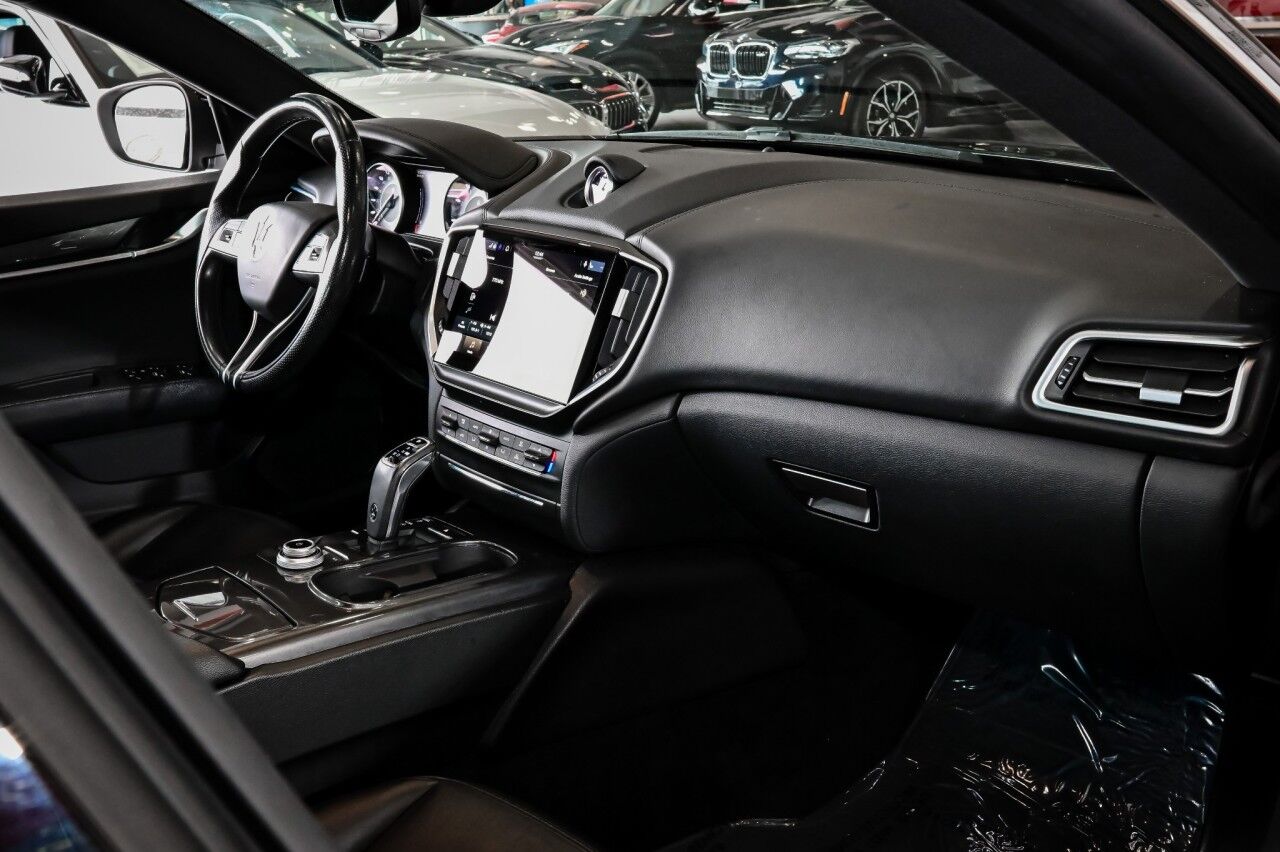 2021 Maserati Ghibli S Q4 photo 29