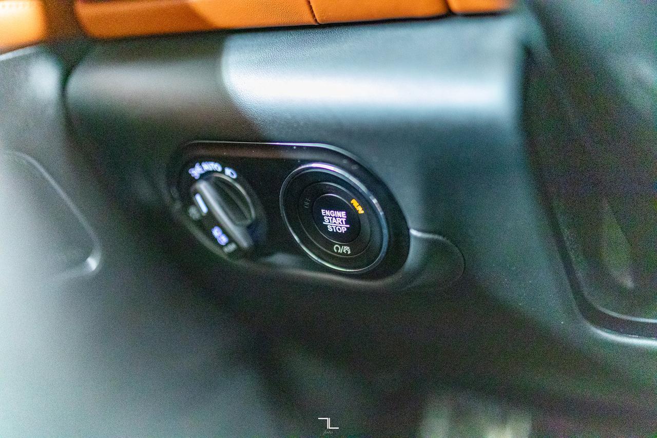 2021 Maserati Levante AWD GranLusso Leather Roof Nav BCam Red Deer AB