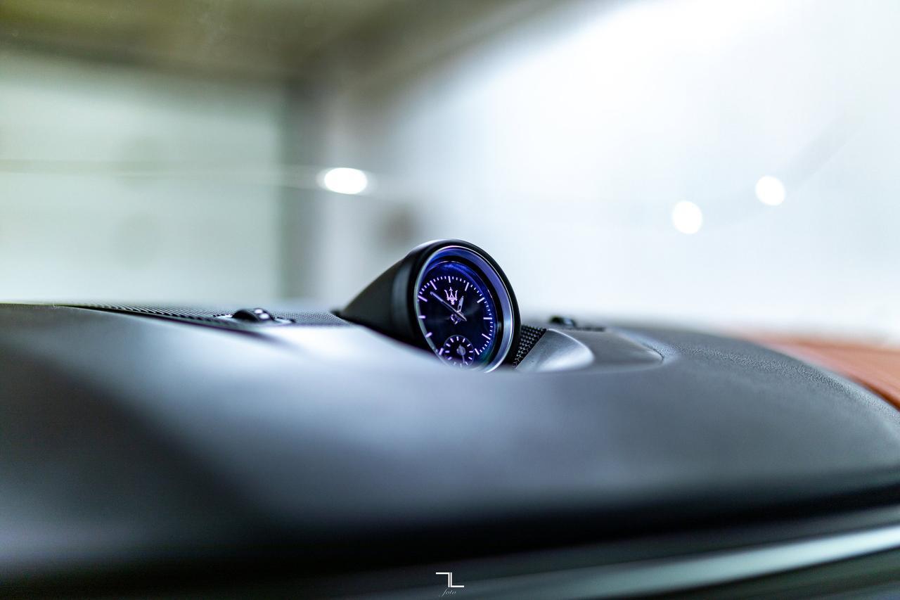 2021 Maserati Levante AWD GranLusso Leather Roof Nav BCam Red Deer AB