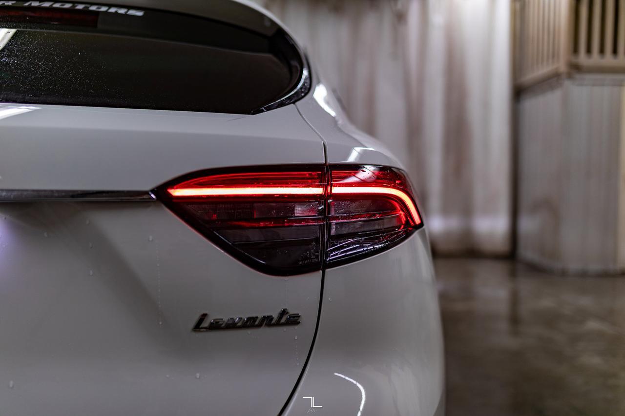 2021 Maserati Levante AWD GranLusso Leather Roof Nav BCam Red Deer AB