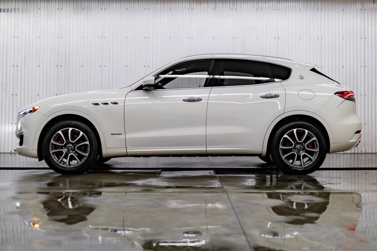 2021 Maserati Levante AWD GranLusso Leather Roof Nav BCam Red Deer AB