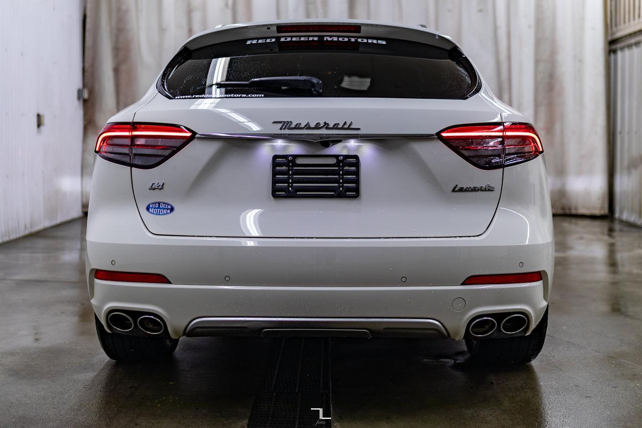 2021 Maserati Levante AWD GranLusso Leather Roof Nav BCam Red Deer AB