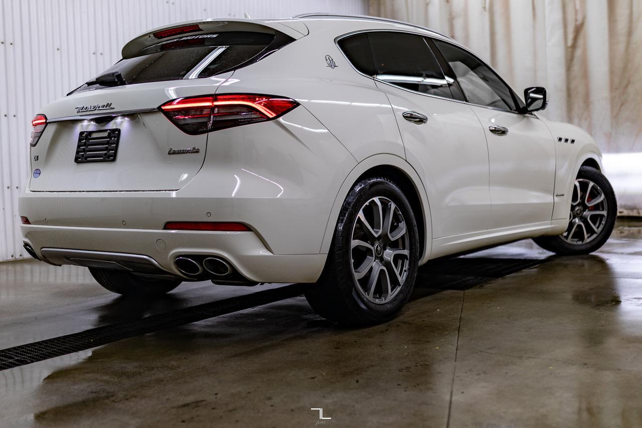 2021 Maserati Levante AWD GranLusso Leather Roof Nav BCam Red Deer AB