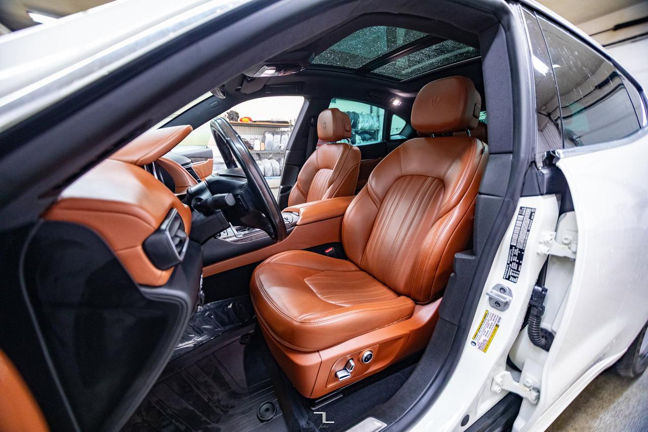 2021 Maserati Levante AWD GranLusso Leather Roof Nav BCam Red Deer AB