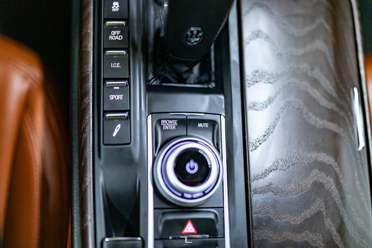 2021 Maserati Levante AWD GranLusso Leather Roof Nav BCam Red Deer AB