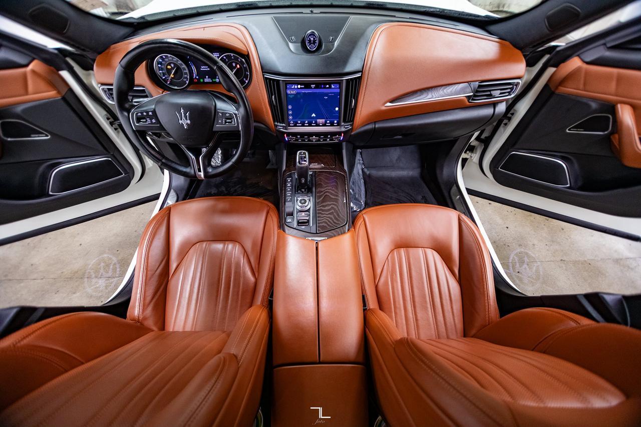 2021 Maserati Levante AWD GranLusso Leather Roof Nav BCam Red Deer AB