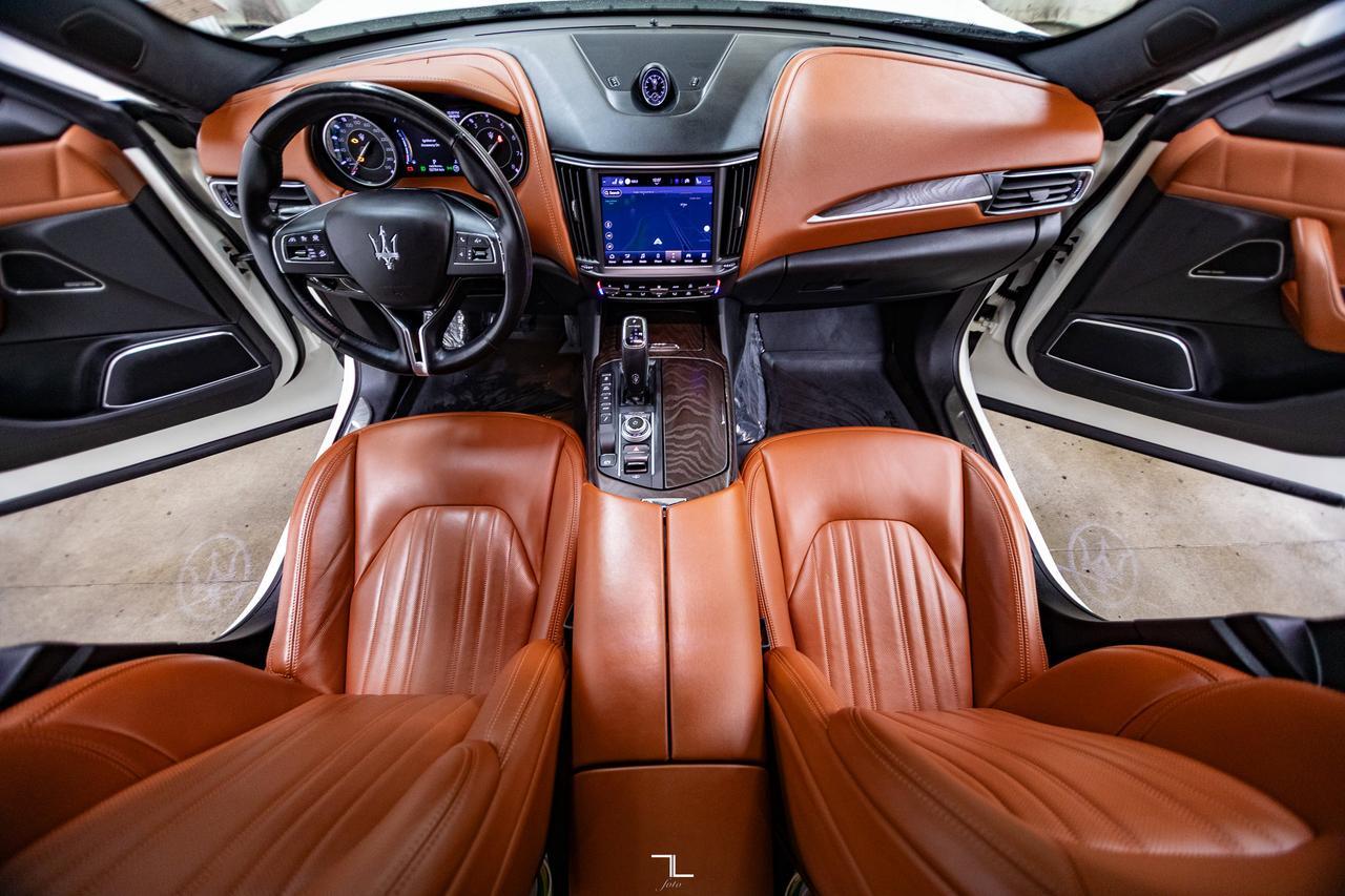 2021 Maserati Levante AWD GranLusso Leather Roof Nav BCam Red Deer AB