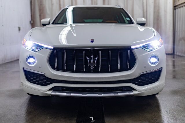 2021 Maserati Levante AWD GranLusso Leather Roof Nav BCam Red Deer AB