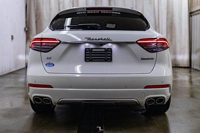 2021 Maserati Levante AWD GranLusso Leather Roof Nav BCam Red Deer AB