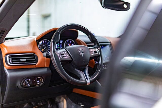 2021 Maserati Levante AWD GranLusso Leather Roof Nav BCam Red Deer AB