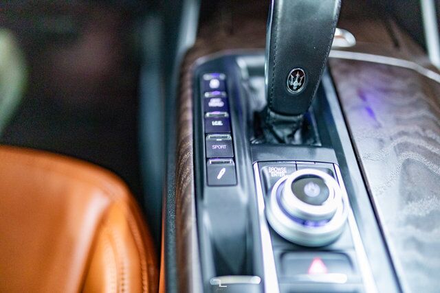 2021 Maserati Levante AWD GranLusso Leather Roof Nav BCam Red Deer AB