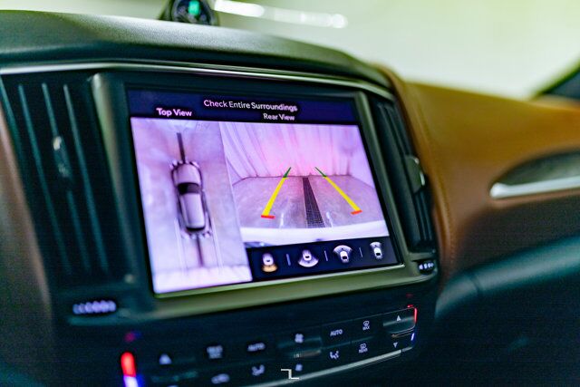 2021 Maserati Levante AWD GranLusso Leather Roof Nav BCam Red Deer AB