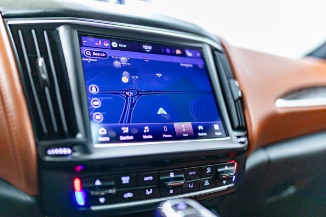 2021 Maserati Levante AWD GranLusso Leather Roof Nav BCam Red Deer AB