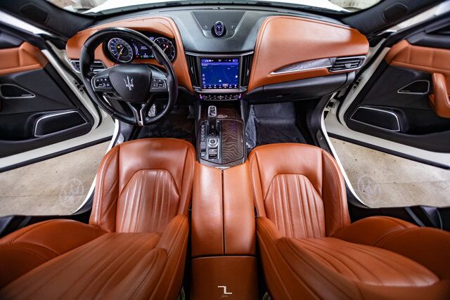 2021 Maserati Levante AWD GranLusso Leather Roof Nav BCam Red Deer AB