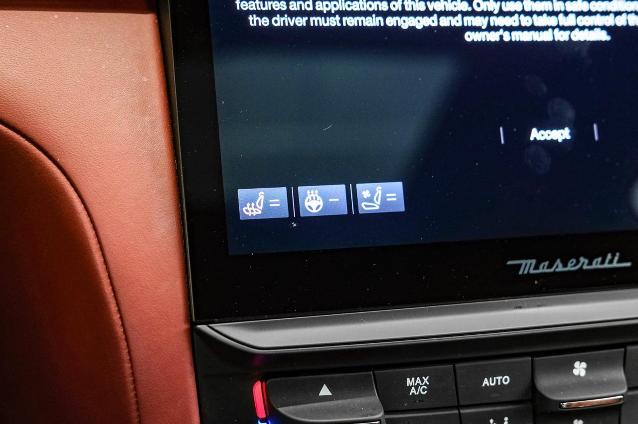 2021 Maserati Quattroporte S Q4 AWD BLIND SPOT NAVIGATION SUNROOF LEATHER HEATED SEATS REAR CAMERA HARMAN KARDON Carrollton TX