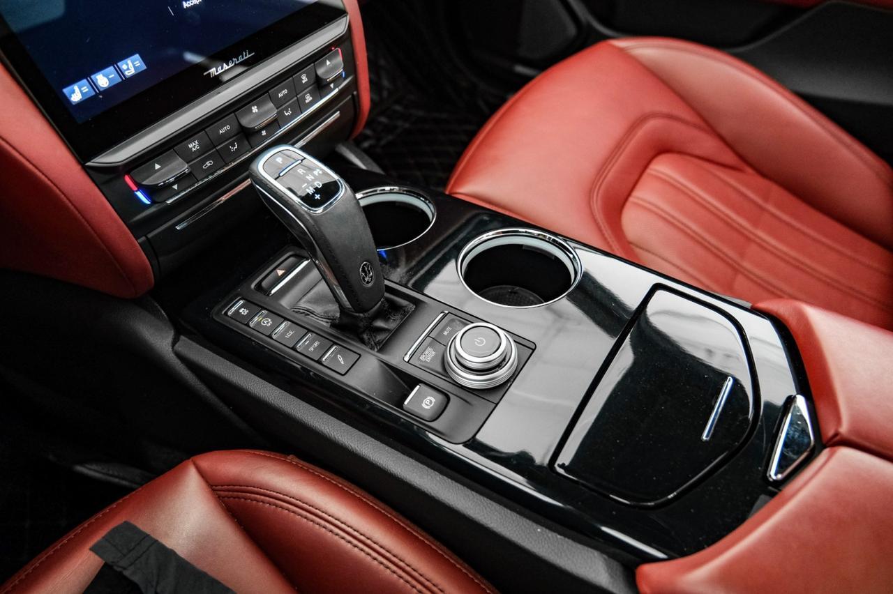 2021 Maserati Quattroporte S Q4 AWD BLIND SPOT NAVIGATION SUNROOF LEATHER HEATED SEATS REAR CAMERA HARMAN KARDON Carrollton TX