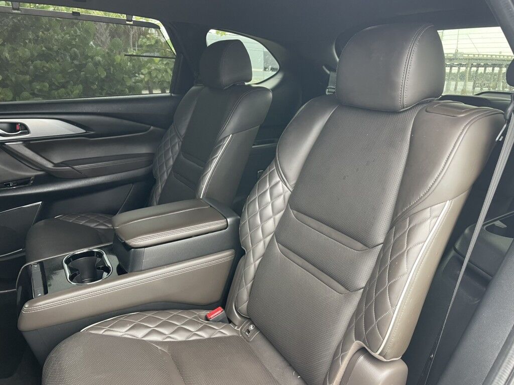 2021 Mazda CX-9 SIGNATURE~SKYACTIVE~COOLED/HEATED FRONT SEATS~QUILTED LEATHER~NAVIGATION~BOSE STEREO~ONLINE FINANCE AND SHIPPING AVAILABLE!!!! Sarasota FL