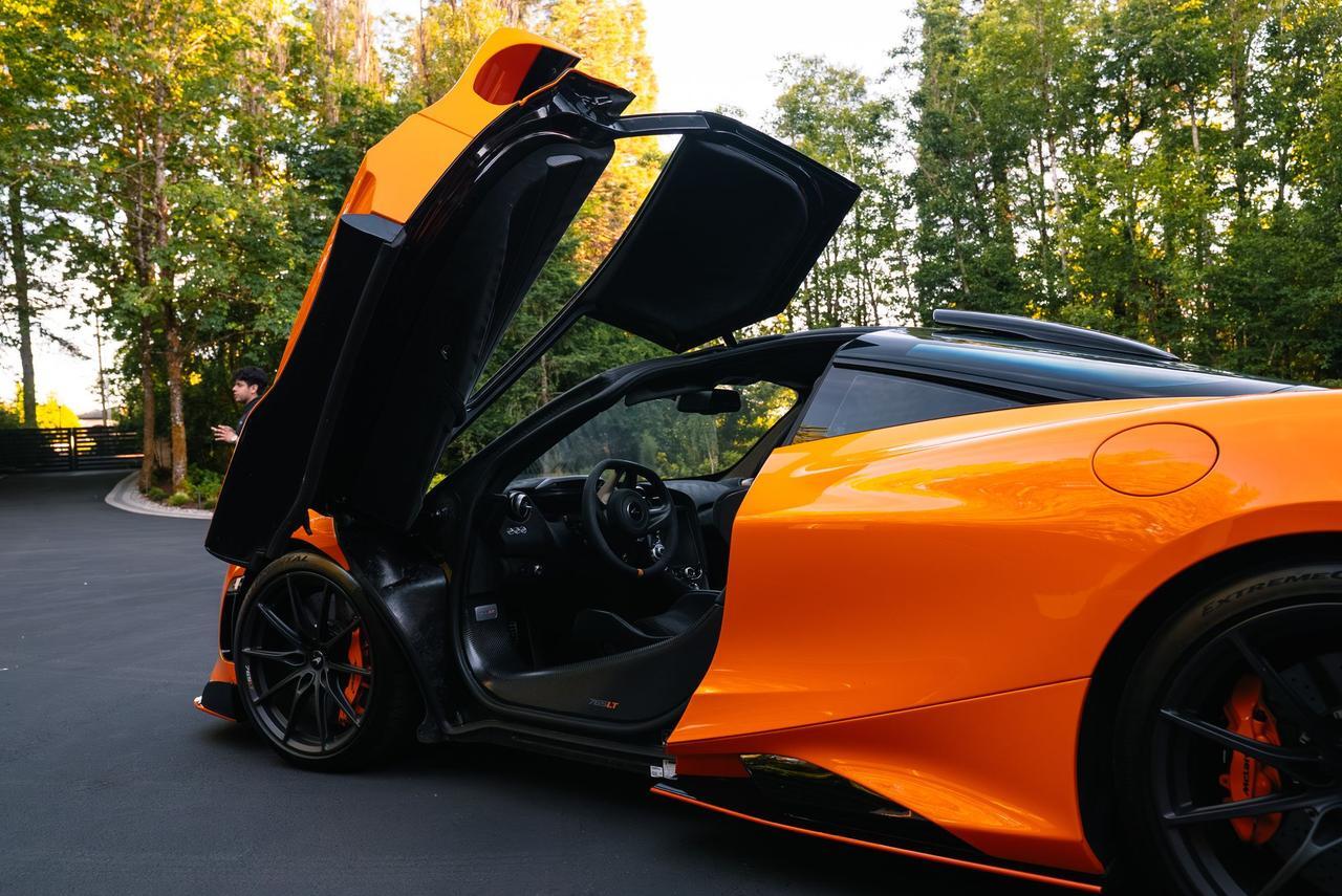 2021 McLaren 765LT MSO Carbon Fiber Roof Scoop / Senna Seats / MSO Bl Portland OR