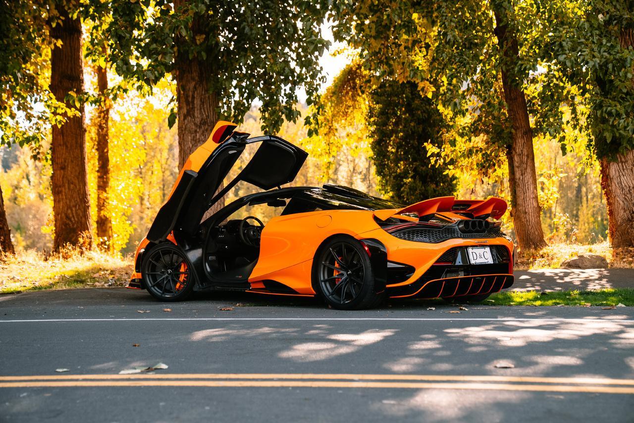 2021 McLaren 765LT MSO Carbon Fiber Roof Scoop / Senna Seats / MSO Bl Portland OR