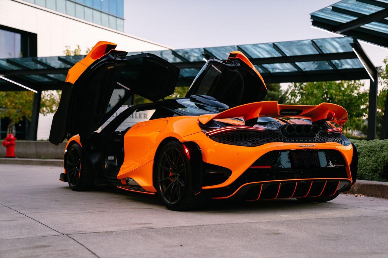 2021 McLaren 765LT MSO Carbon Fiber Roof Scoop / Senna Seats / MSO Bl Portland OR