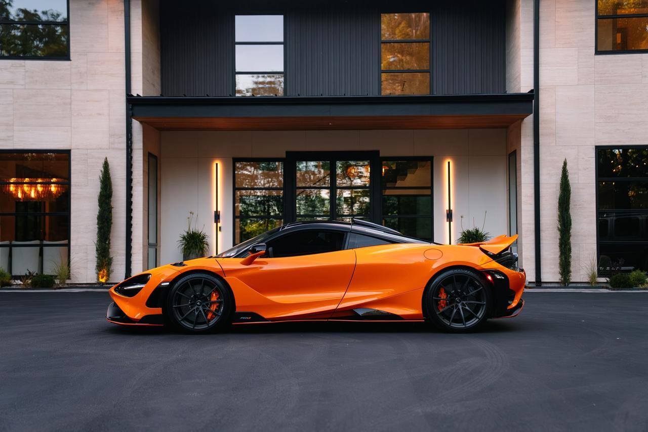 2021 McLaren 765LT MSO Carbon Fiber Roof Scoop / Senna Seats / MSO Bl Portland OR