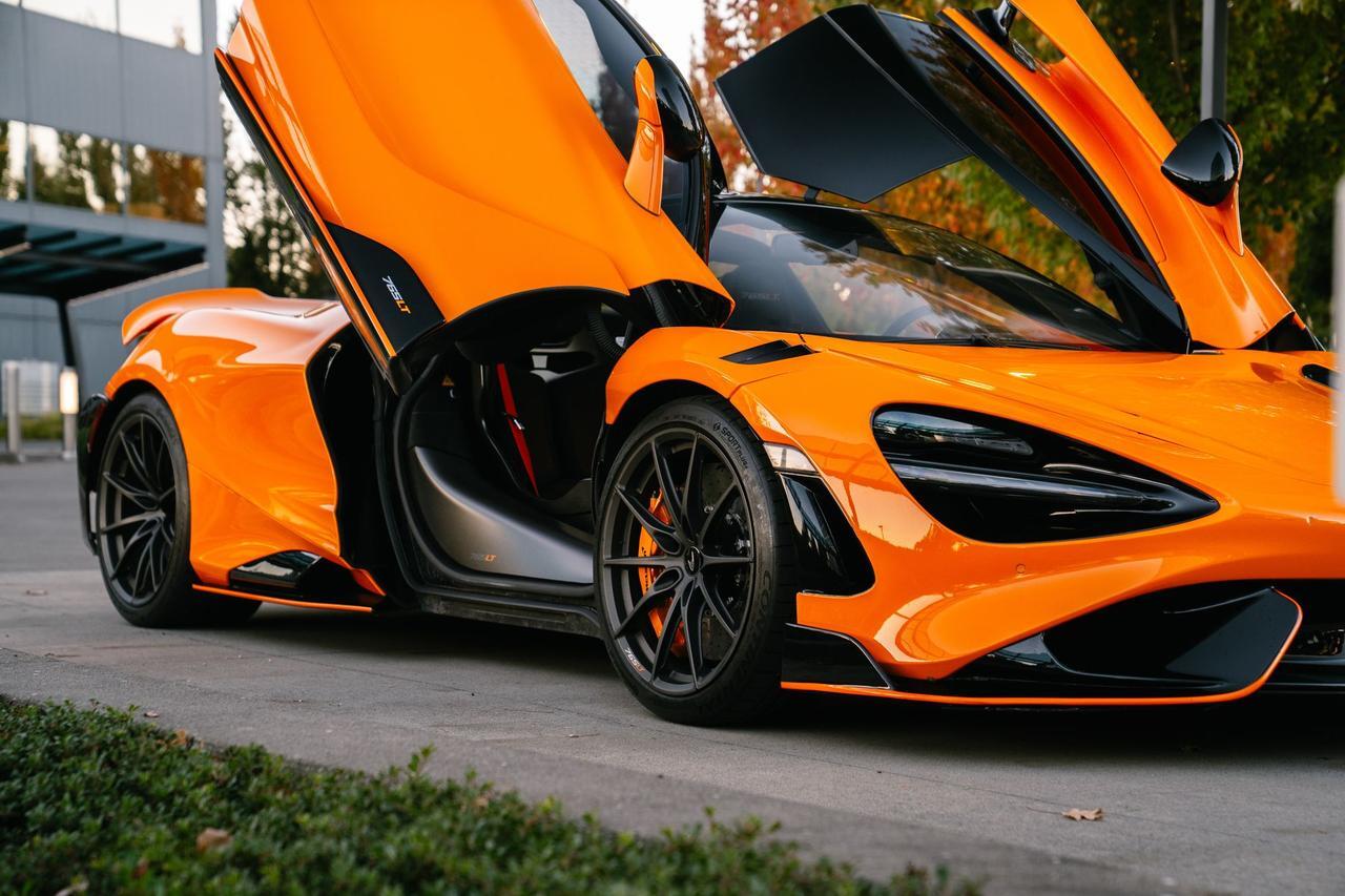 2021 McLaren 765LT MSO Carbon Fiber Roof Scoop / Senna Seats / MSO Bl Portland OR