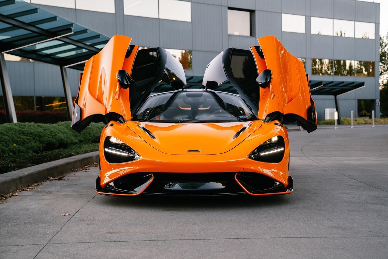 2021 McLaren 765LT MSO Carbon Fiber Roof Scoop / Senna Seats / MSO Bl Portland OR