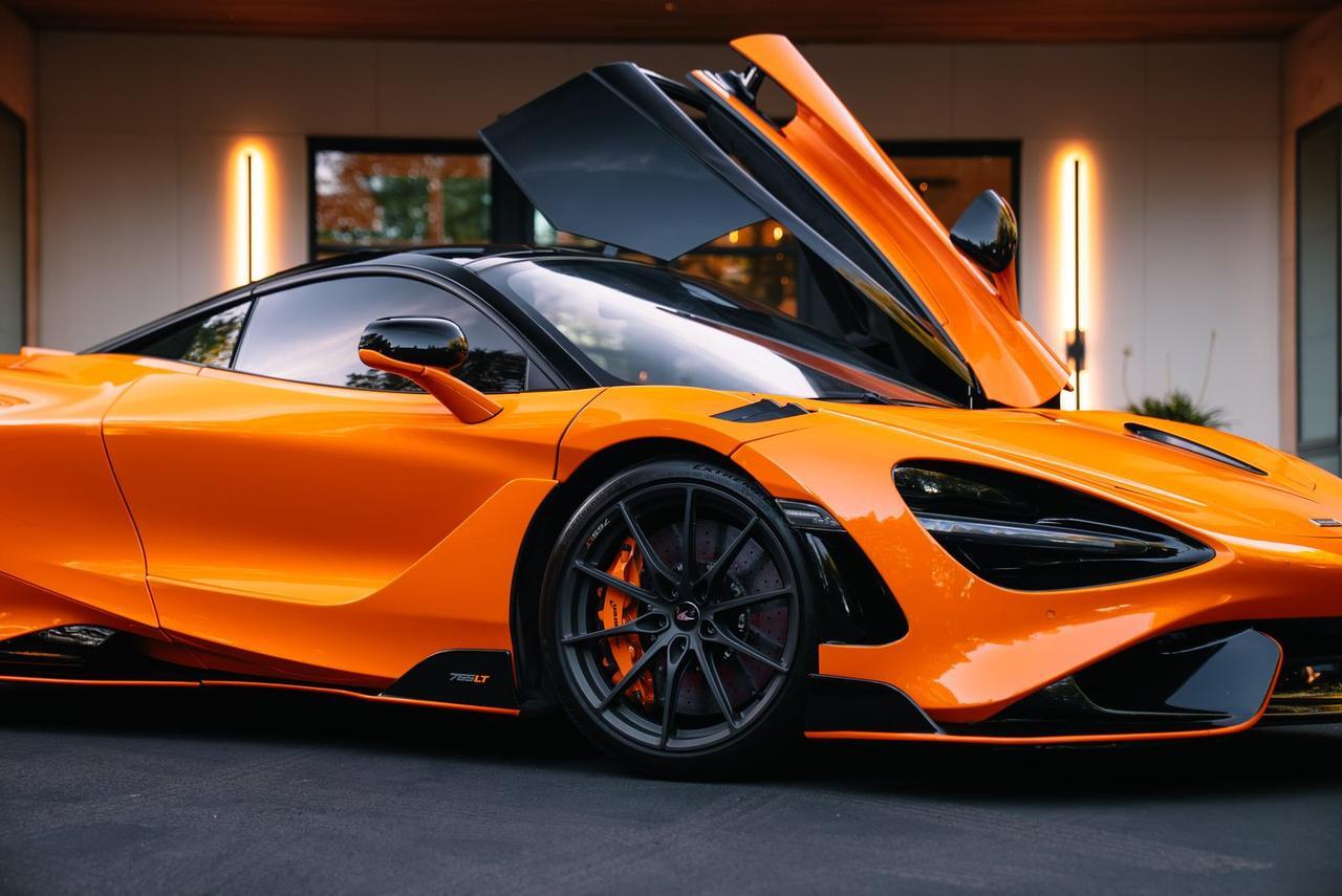 2021 McLaren 765LT MSO Carbon Fiber Roof Scoop / Senna Seats / MSO Bl Portland OR