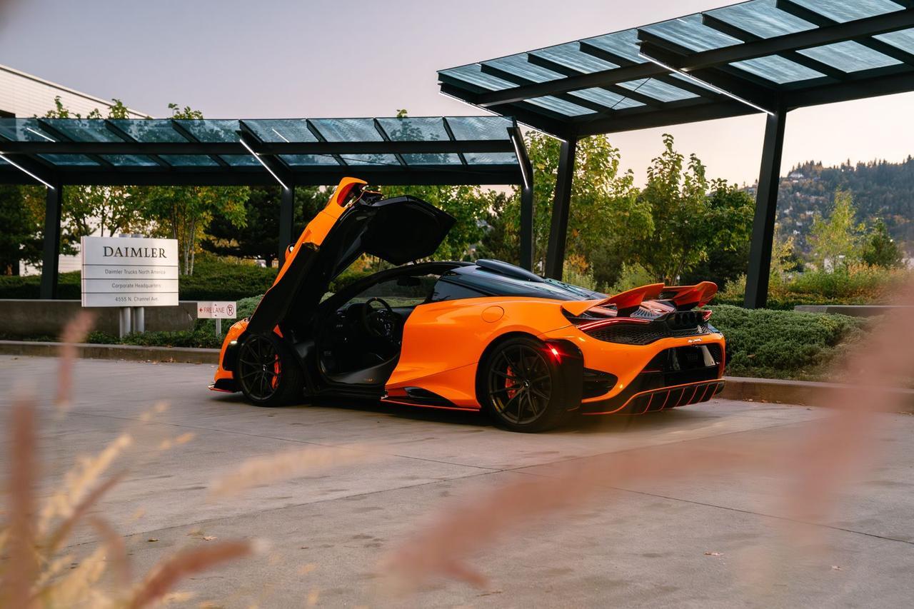 2021 McLaren 765LT MSO Carbon Fiber Roof Scoop / Senna Seats / MSO Bl Portland OR