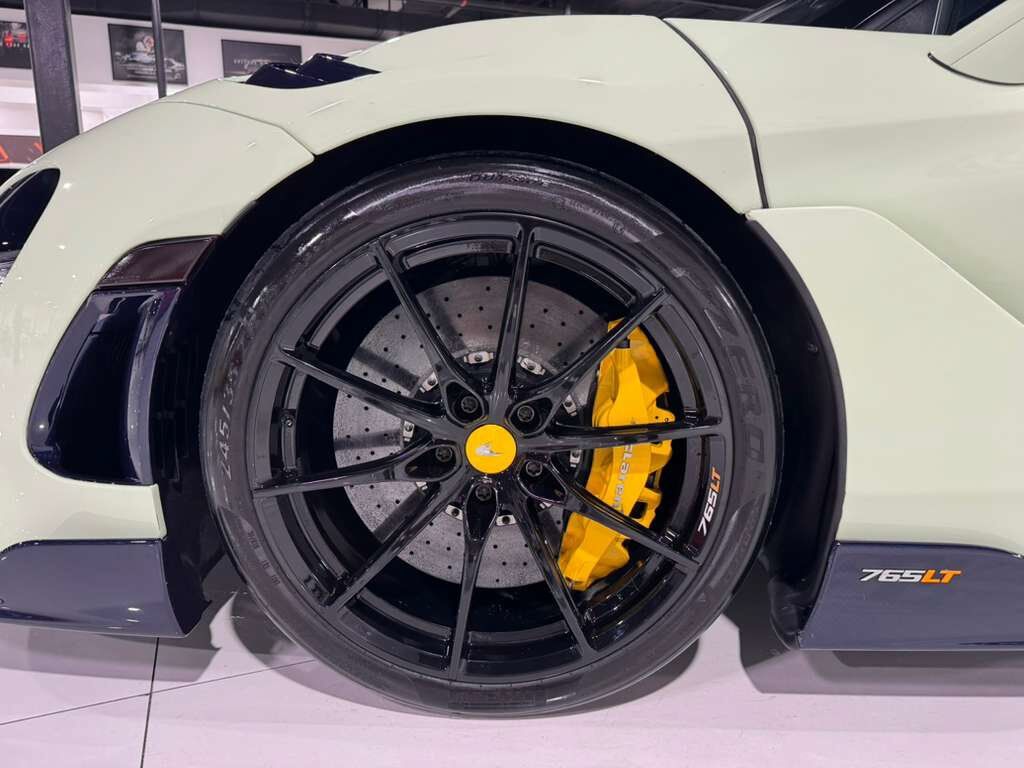 2021 McLaren 765LT ONE OF ONE MSO SPEC! Light Gloss Pistachio paint, factory roof scoop, Bowers & Wilkins audio & MORE! Fort Lauderdale FL