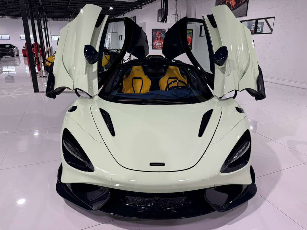 2021 McLaren 765LT ONE OF ONE MSO SPEC! Light Gloss Pistachio paint, factory roof scoop, Bowers & Wilkins audio & MORE! Fort Lauderdale FL