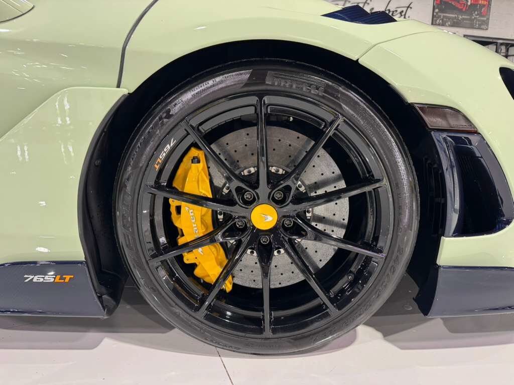 2021 McLaren 765LT ONE OF ONE MSO SPEC! Light Gloss Pistachio paint, factory roof scoop, Bowers & Wilkins audio & MORE! Fort Lauderdale FL