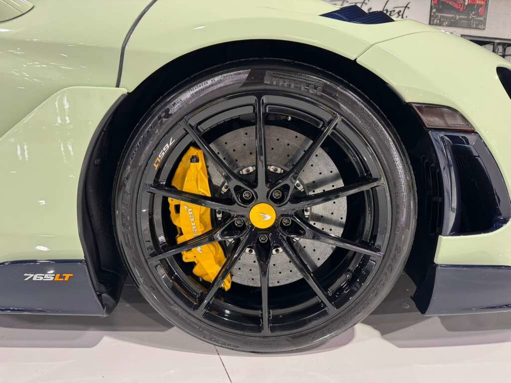 2021 McLaren 765LT ONE OF ONE MSO SPEC! Light Gloss Pistachio paint, factory roof scoop, Bowers & Wilkins audio & MORE! Fort Lauderdale FL