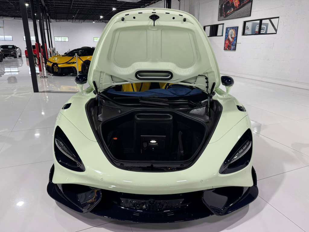 2021 McLaren 765LT ONE OF ONE MSO SPEC! Light Gloss Pistachio paint, factory roof scoop, Bowers & Wilkins audio & MORE! Fort Lauderdale FL