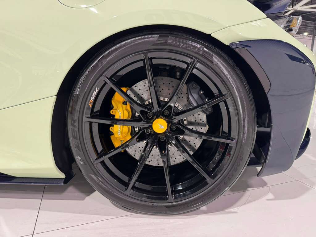 2021 McLaren 765LT ONE OF ONE MSO SPEC! Light Gloss Pistachio paint, factory roof scoop, Bowers & Wilkins audio & MORE! Fort Lauderdale FL