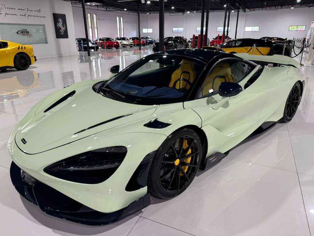 2021 McLaren 765LT ONE OF ONE MSO SPEC! Light Gloss Pistachio paint, factory roof scoop, Bowers & Wilkins audio & MORE! Fort Lauderdale FL