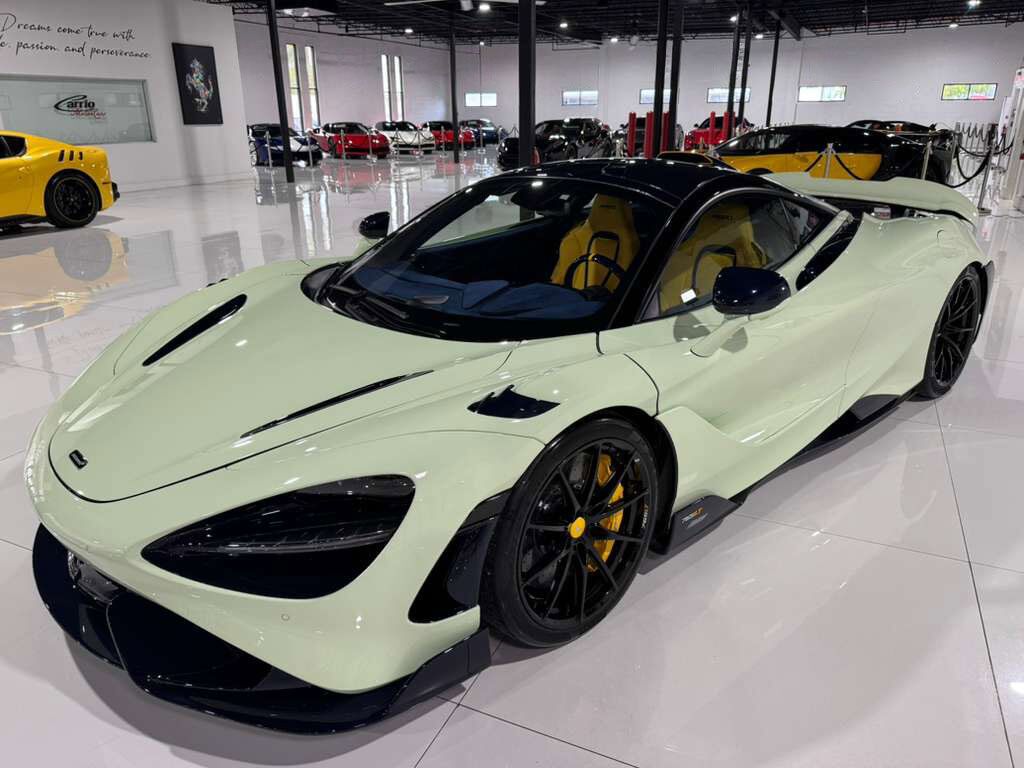 2021 McLaren 765LT ONE OF ONE MSO SPEC! Light Gloss Pistachio paint, factory roof scoop, Bowers & Wilkins audio & MORE! Fort Lauderdale FL