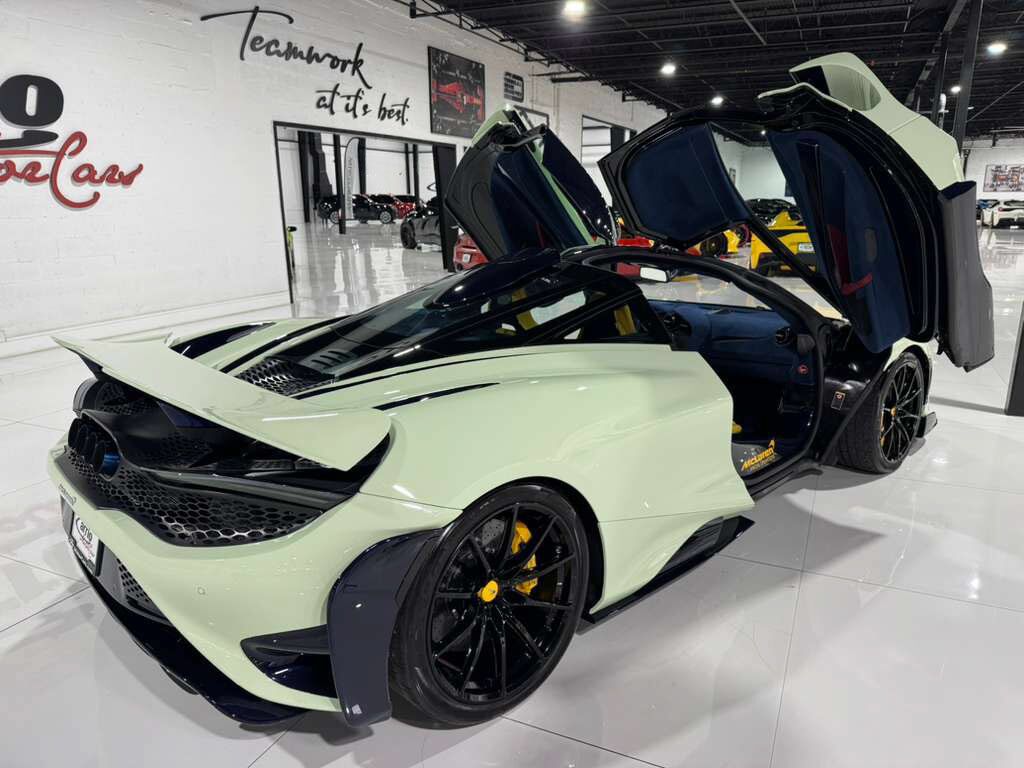 2021 McLaren 765LT ONE OF ONE MSO SPEC! Light Gloss Pistachio paint, factory roof scoop, Bowers & Wilkins audio & MORE! Fort Lauderdale FL