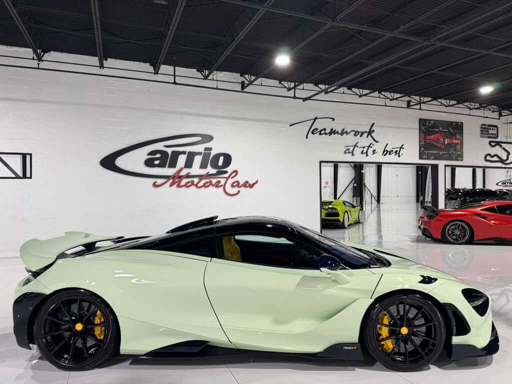 2021 McLaren 765LT ONE OF ONE MSO SPEC! Light Gloss Pistachio paint, factory roof scoop, Bowers & Wilkins audio & MORE! Fort Lauderdale FL