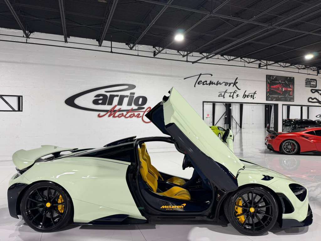 2021 McLaren 765LT ONE OF ONE MSO SPEC! Light Gloss Pistachio paint, factory roof scoop, Bowers & Wilkins audio & MORE! Fort Lauderdale FL